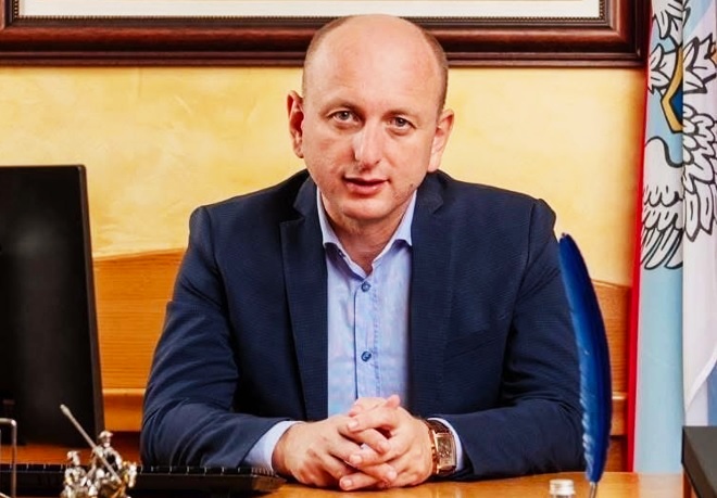 Кнежевић: Нећемо у ЕУ по цијену понижења, плоча у Морињу мора да се уклони