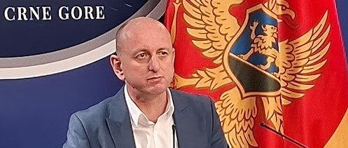 Кнежевић: Тужилаштво реагује на пјесму о Раденовићу, али не и на пјесме о Јашарију