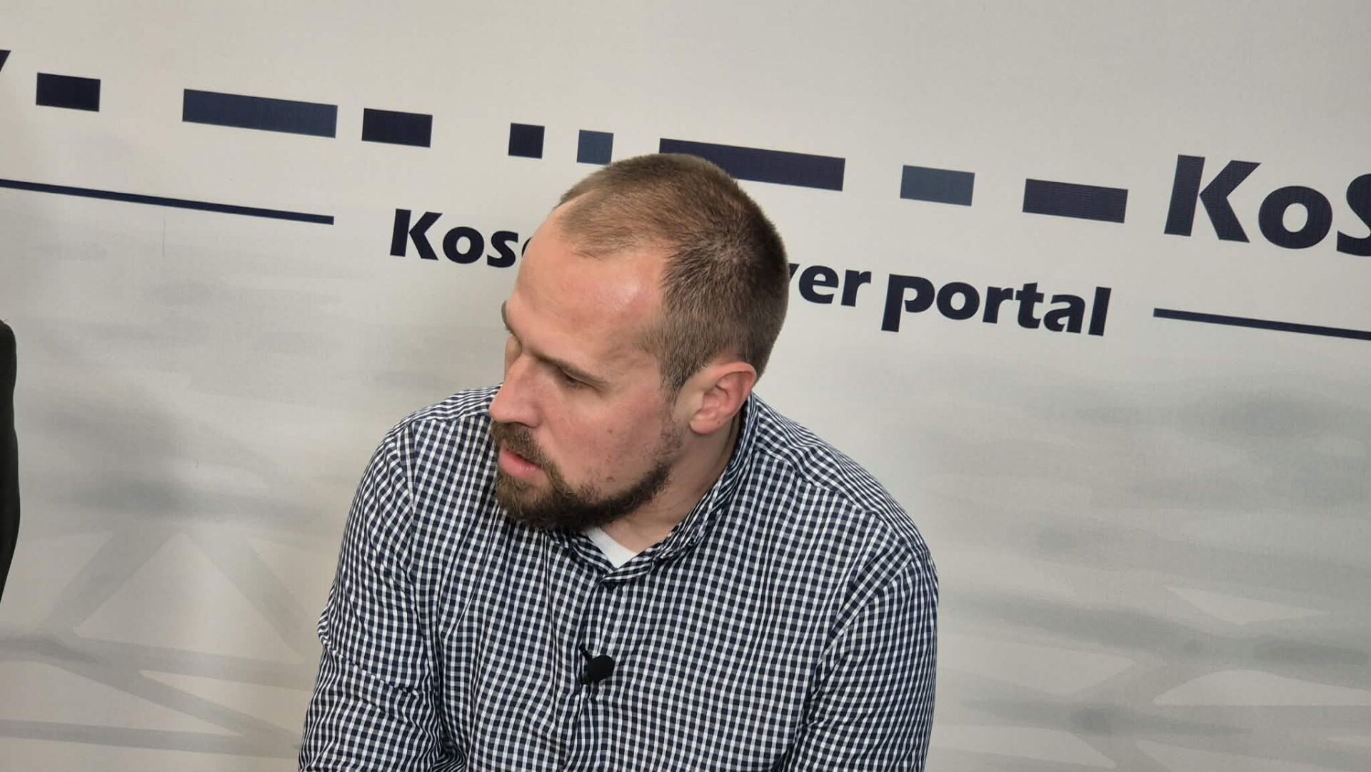 Jакшић: „Срушена је сала на земљи мог прадеде, брише се вековима стара хришћанска заједница“