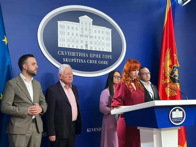 Демократе предлажу: Грађанима вратити станове које су јавни функционери неуставно добили
