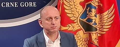 Кнежевић Меденици: Ниси ти никакав Медени, ти си првостепено осуђени криминалац ког Кавчани држе у подруму на Косову и Метохији