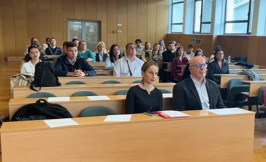 Јована Брновић и Николина Бараћ побједнице такмичења рецитатора у Никшићу