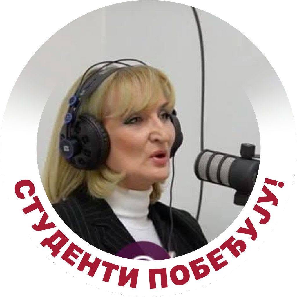Весна Живановић: Александар Вучић лагано, као „обичан“ грађанин, корзира Србијом.