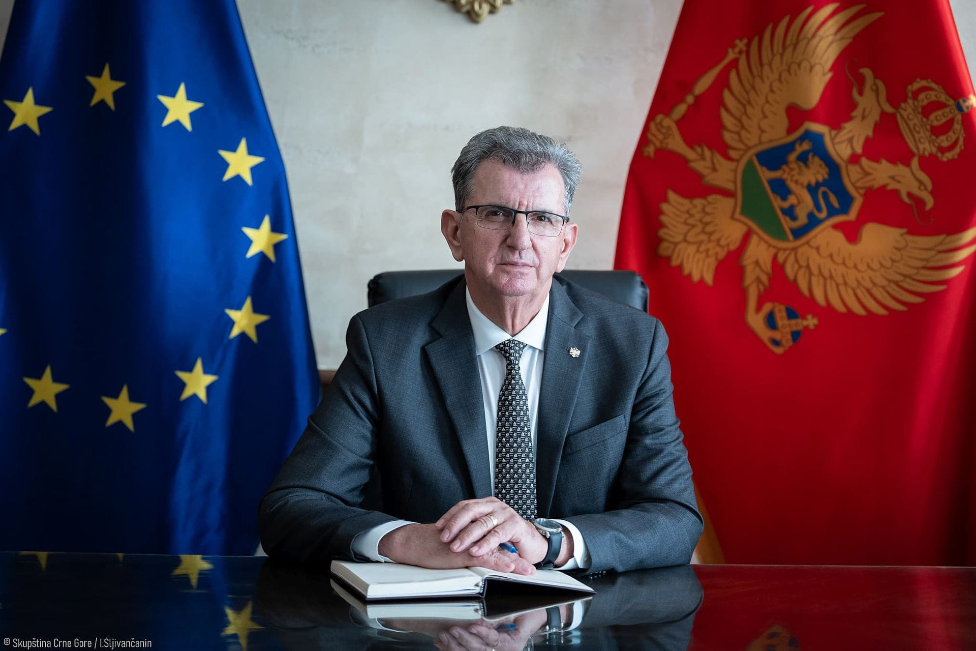 Цамај: Гарантованим мандатима не условљавамо измјене Устава ни усвајање европских закона