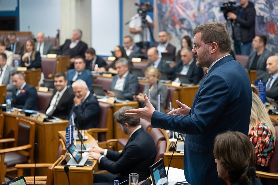 „Уставна реформа превенира корупцију, одговорно ћемо приступити изради посебног закона“