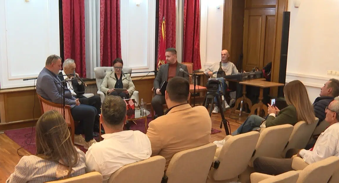 У Никшићу промовисана књига Миодрага Лекића: Есеји, записи и анализе о свијету који се убрзано мијења